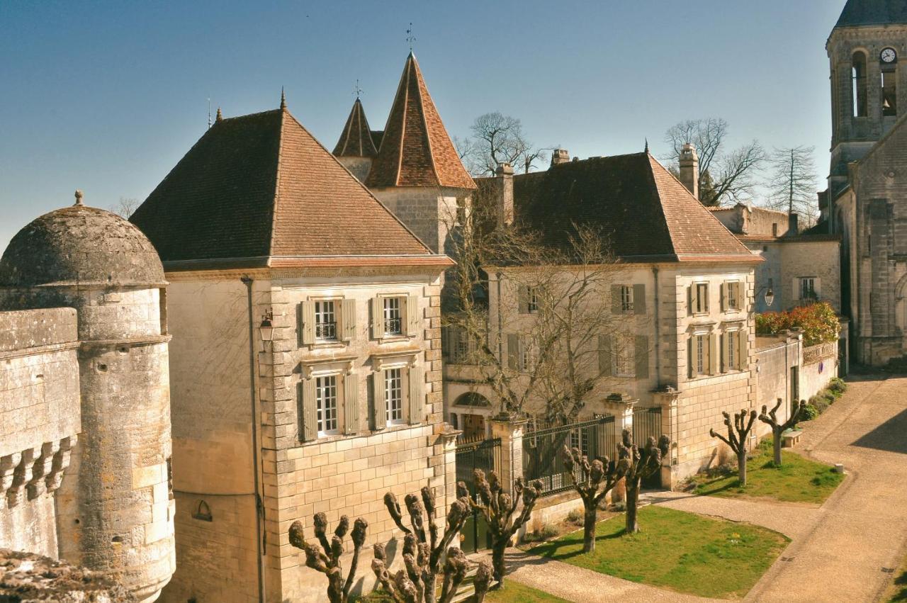 Chateau Des Senechaux, Bourdeilles Exterior foto