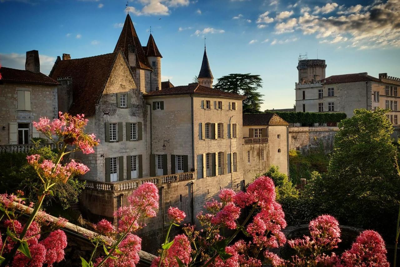 Chateau Des Senechaux, Bourdeilles Exterior foto