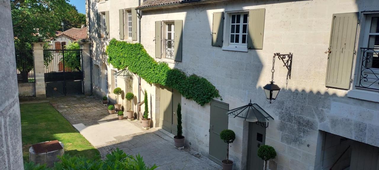 Chateau Des Senechaux, Bourdeilles Exterior foto