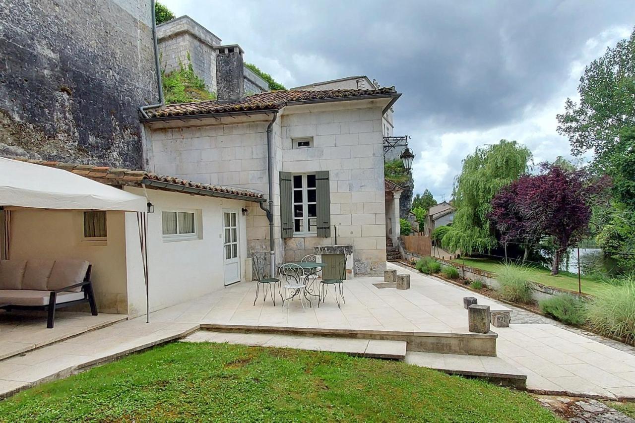 Chateau Des Senechaux, Bourdeilles Exterior foto